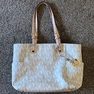 Michael Kors Jet Set Travel Tote - Medium